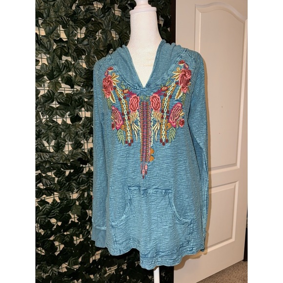 Avani Del Amour turquoise embroidered pullover hoodie in size medium - Picture 3 of 10